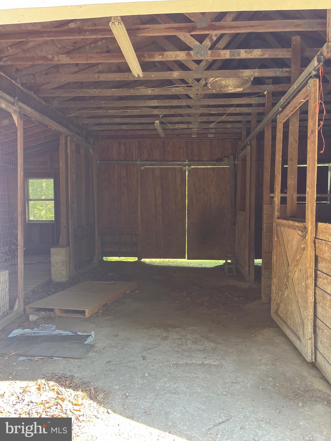 HAMPTON HILLS - Residential