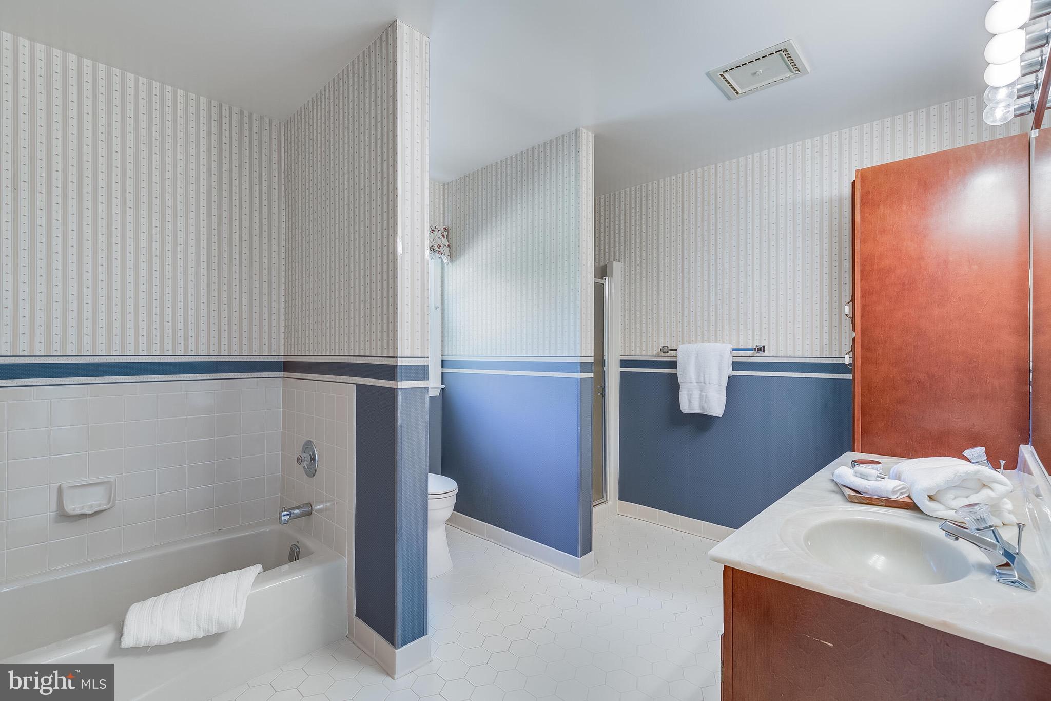 HAMPTON HILLS - Residential