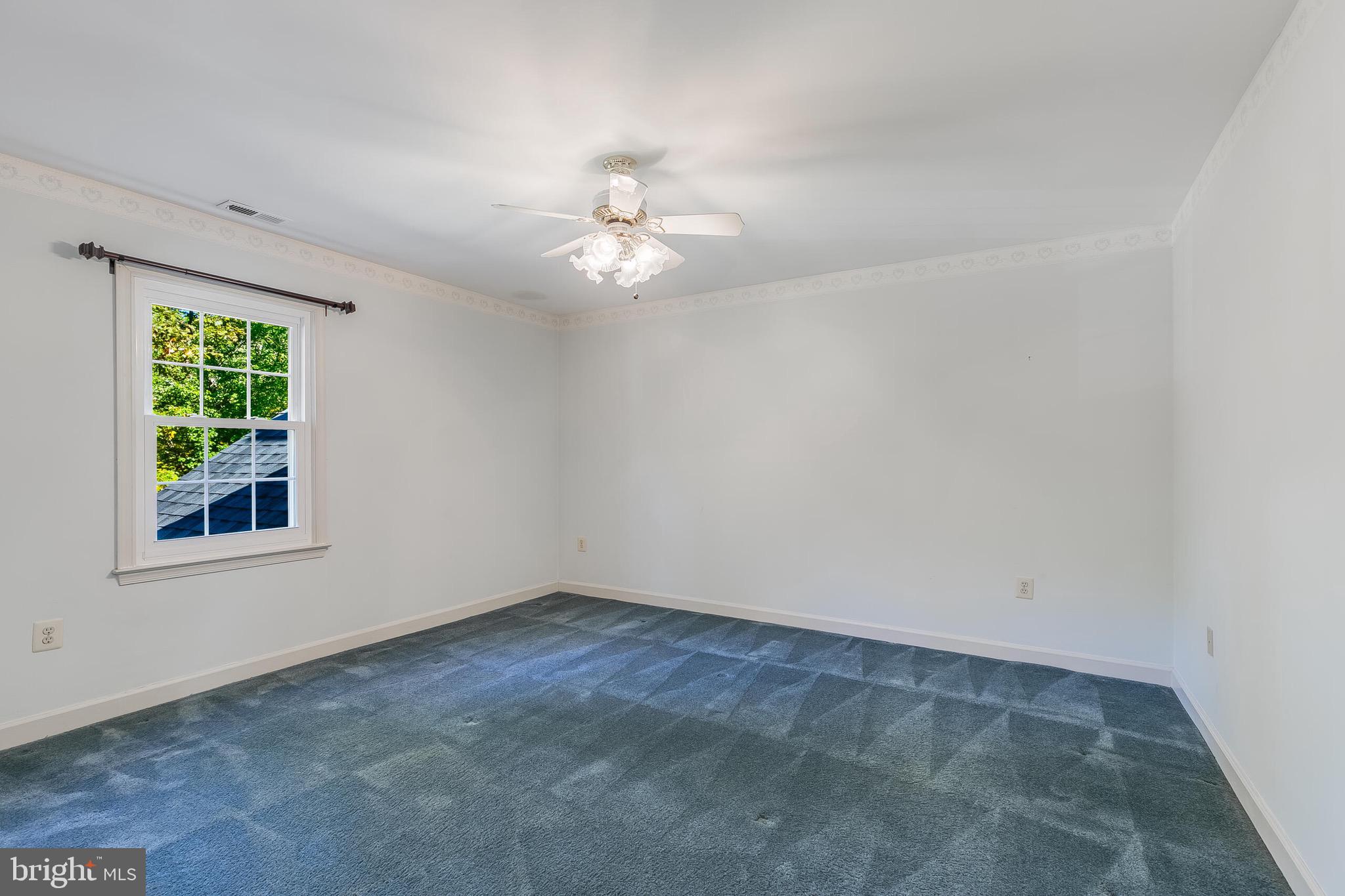 HAMPTON HILLS - Residential