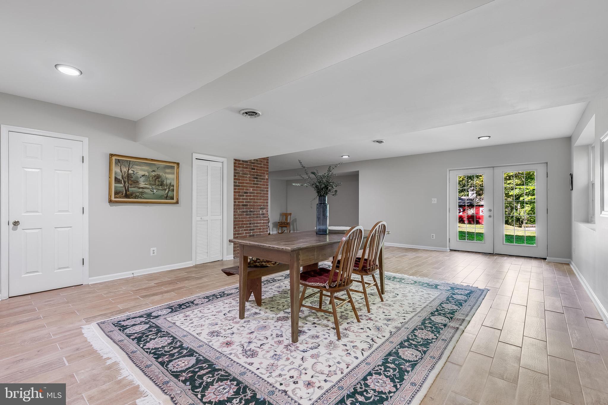 HAMPTON HILLS - Residential