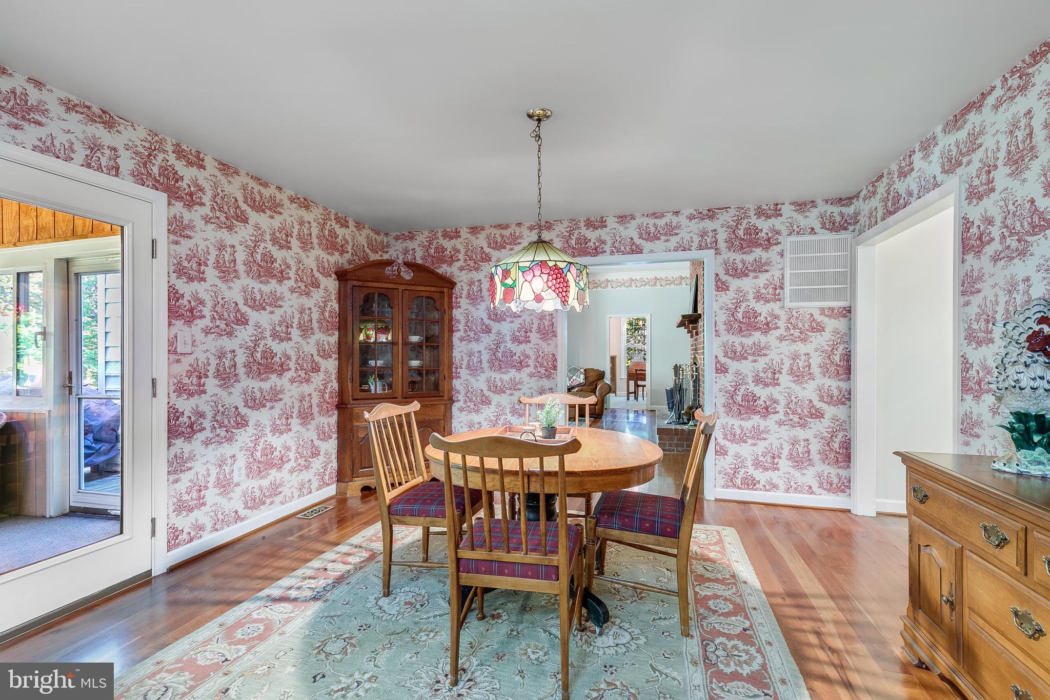 HAMPTON HILLS - Residential