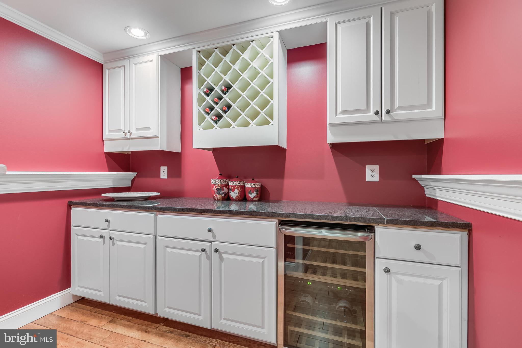 HAMPTON HILLS - Residential