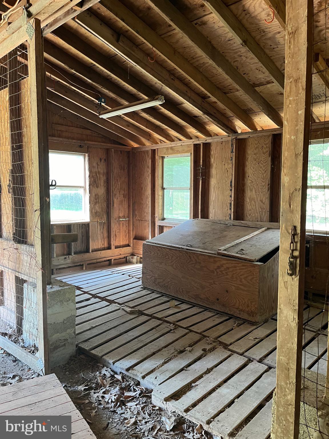 HAMPTON HILLS - Residential