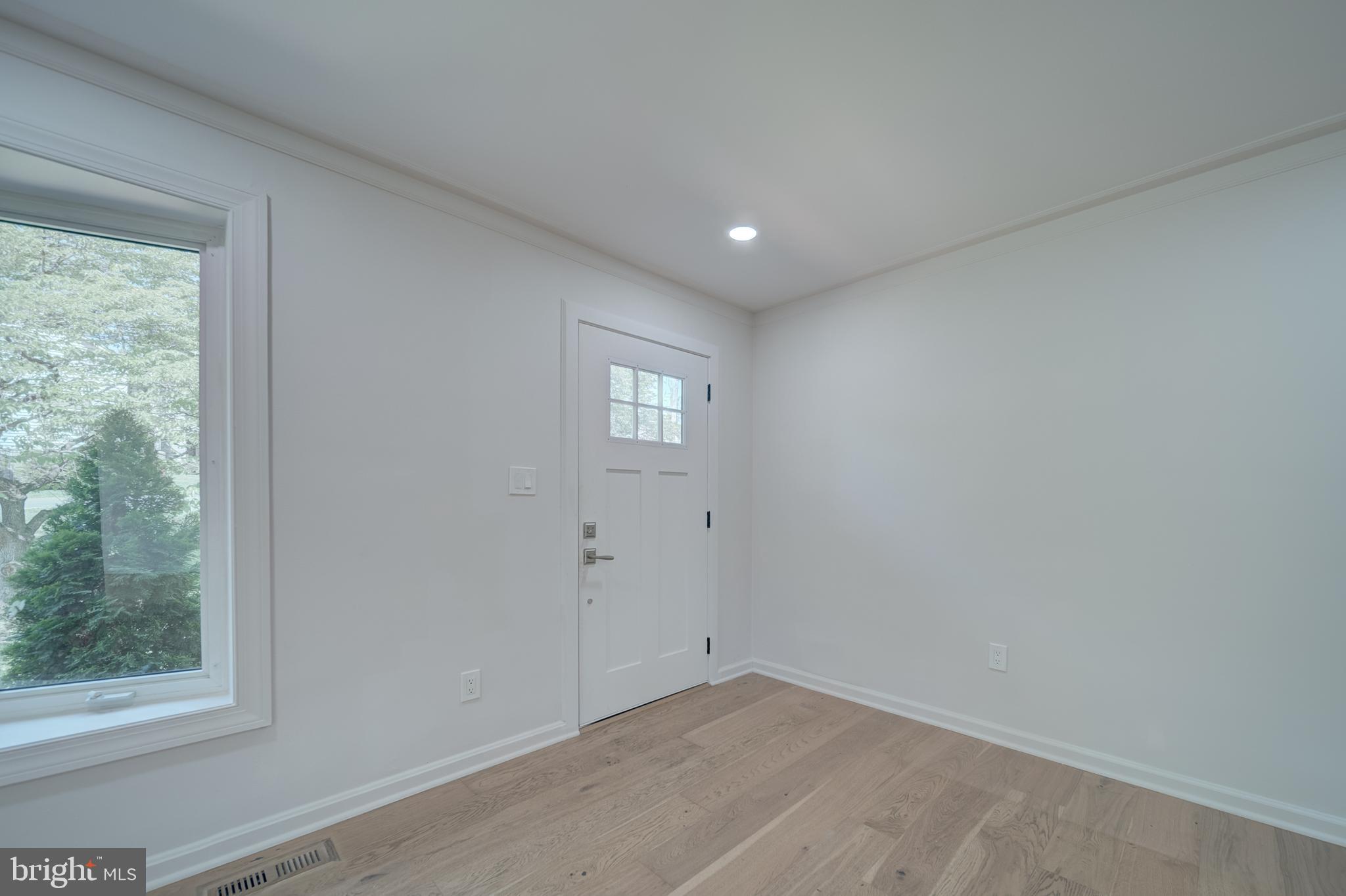 2811 CEDAR LANE