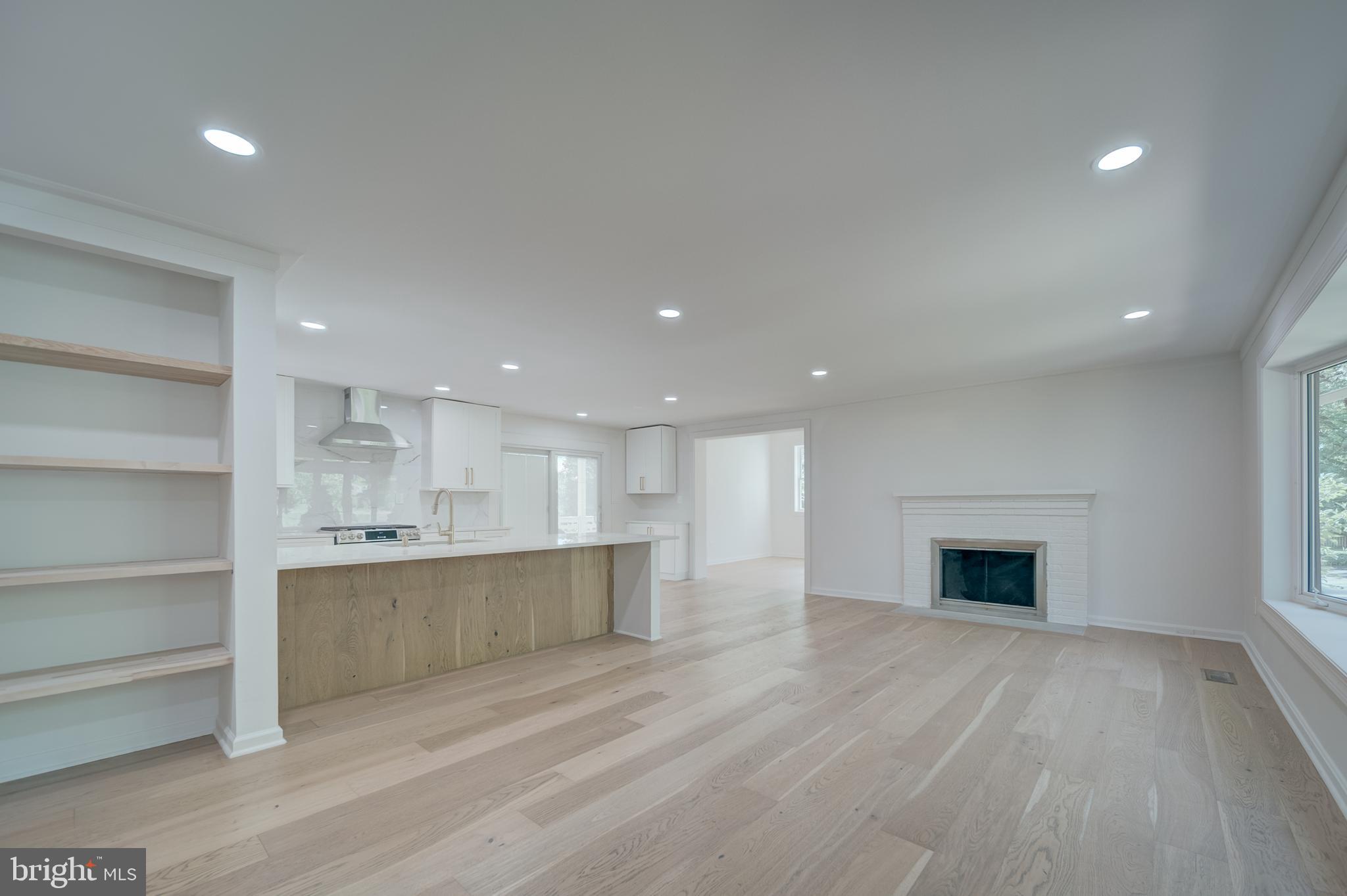 2811 CEDAR LANE
