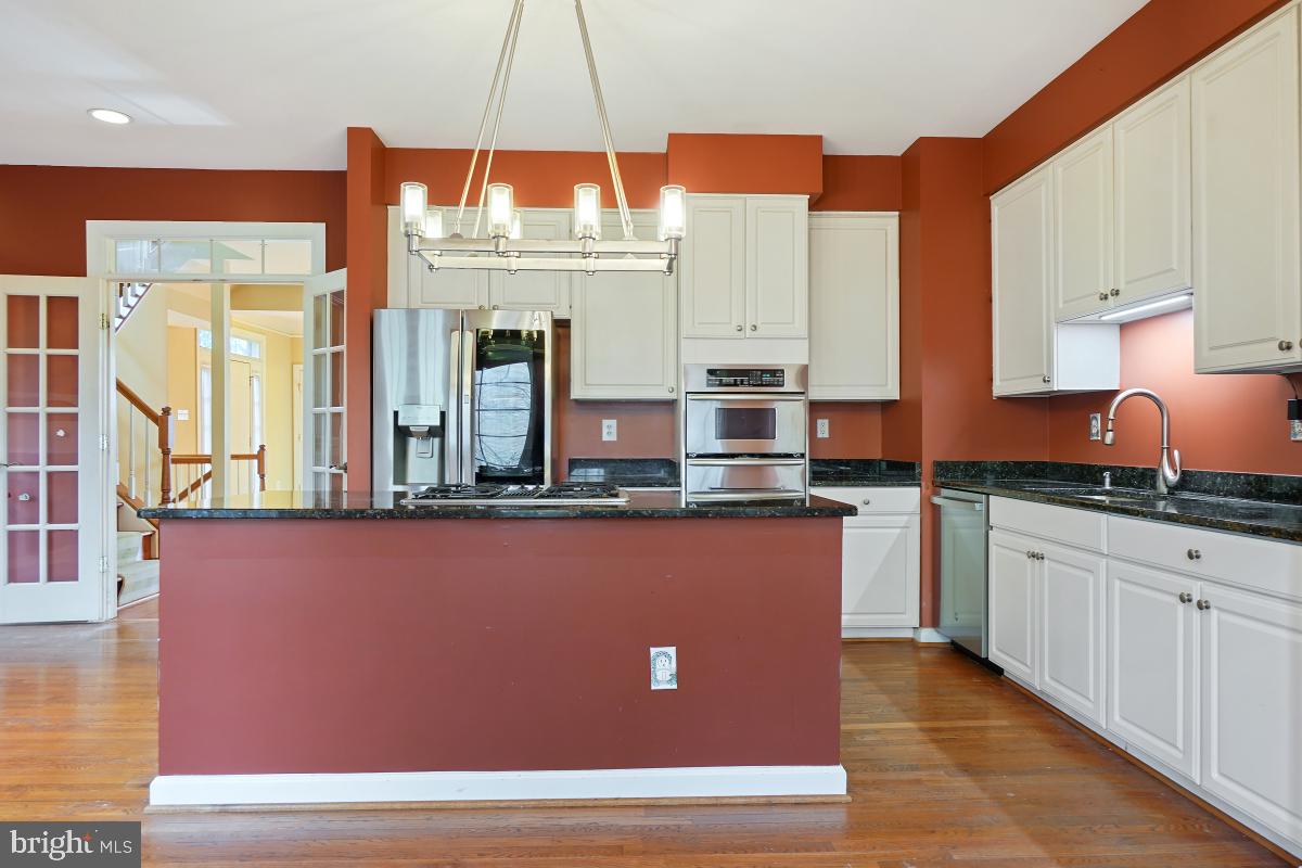 WILLOWS OF POTOMAC - Residential Lease