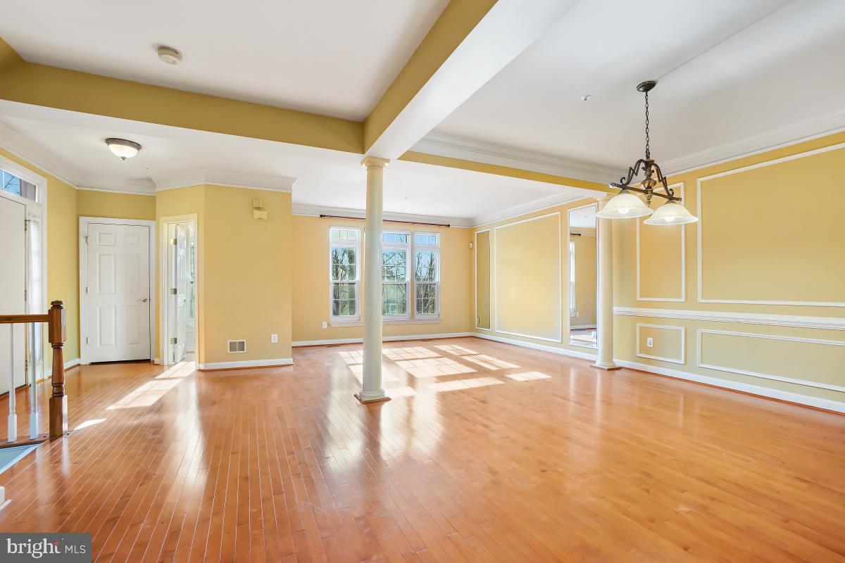 WILLOWS OF POTOMAC - Residential Lease