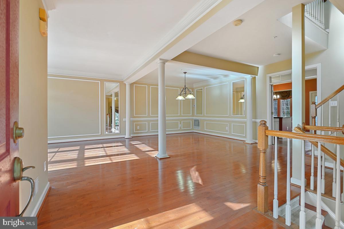 WILLOWS OF POTOMAC - Residential Lease