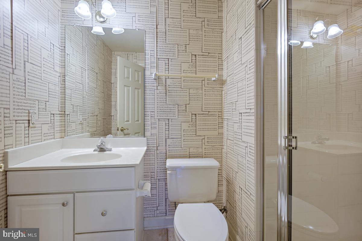 WILLOWS OF POTOMAC - Residential Lease