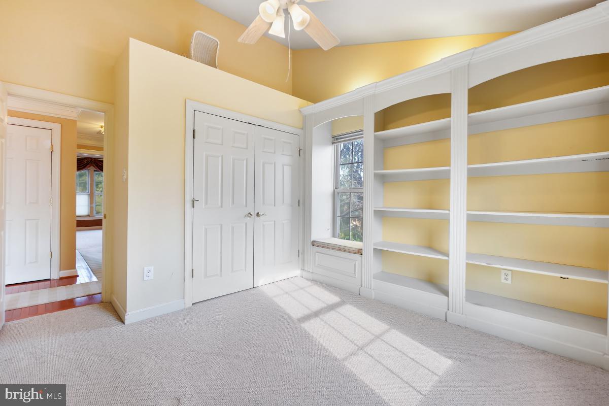 WILLOWS OF POTOMAC - Residential Lease