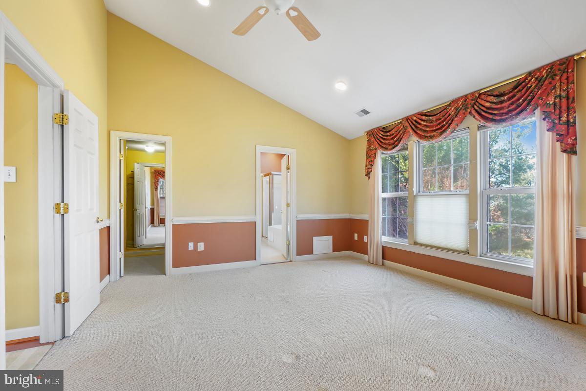 WILLOWS OF POTOMAC - Residential Lease