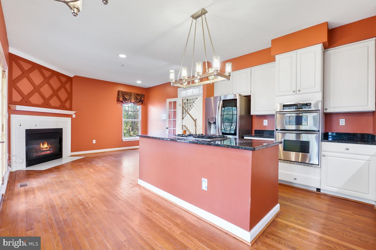 WILLOWS OF POTOMAC - Residential Lease