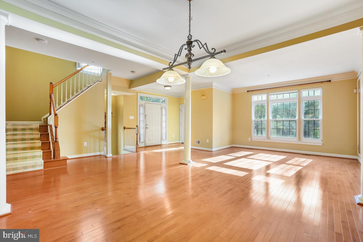 WILLOWS OF POTOMAC - Residential Lease