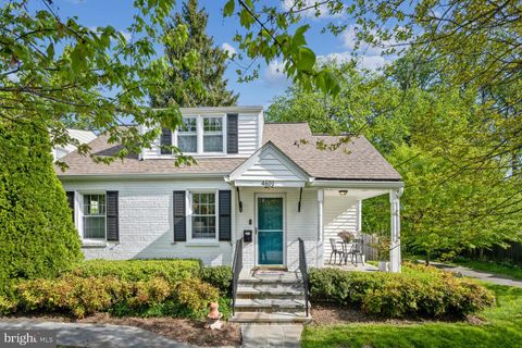 Photo of 4601 Chestnut Street, Bethesda, MD 20814 (MLS # MDMC2129892)