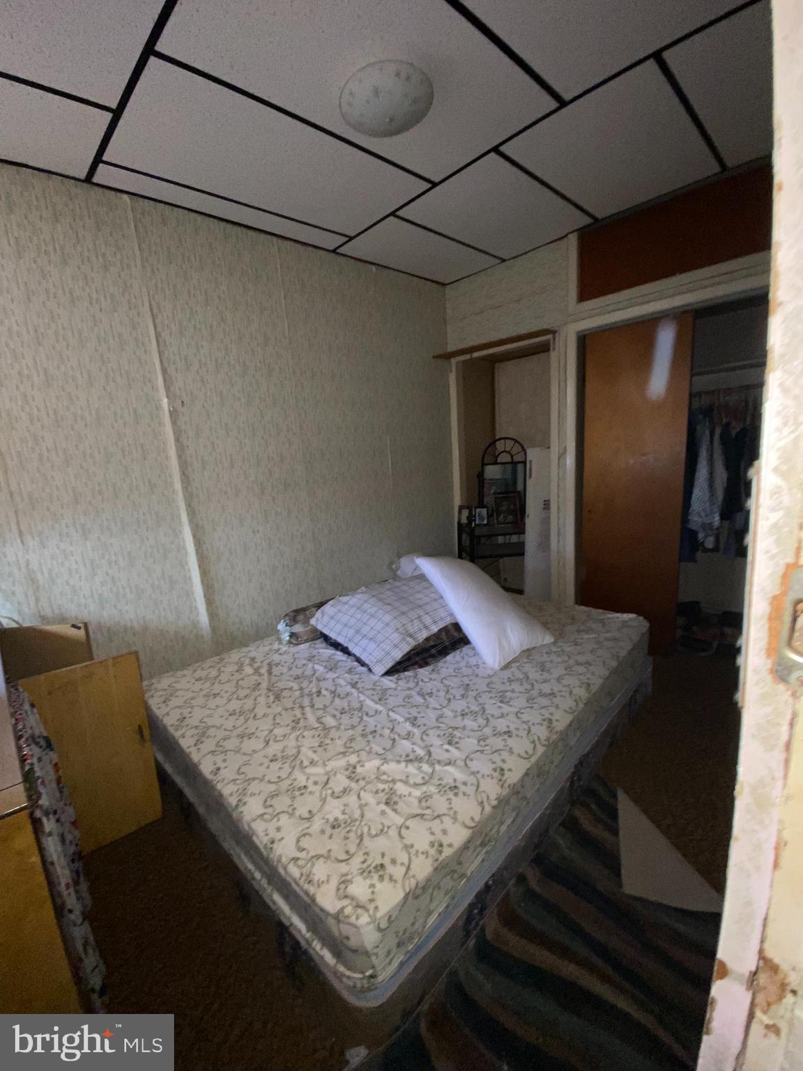 EAST KENSINGTON - Residential