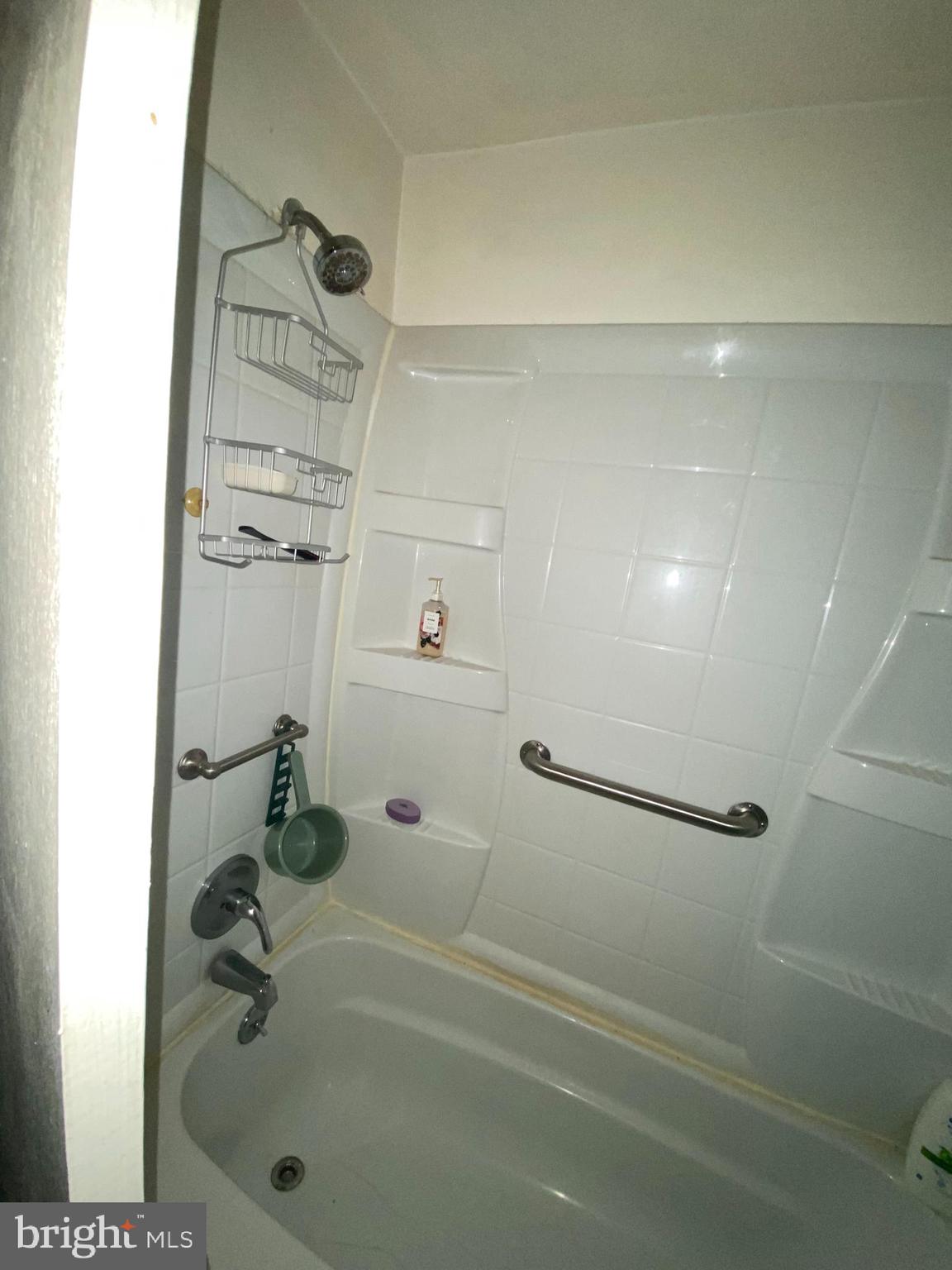 EAST KENSINGTON - Residential