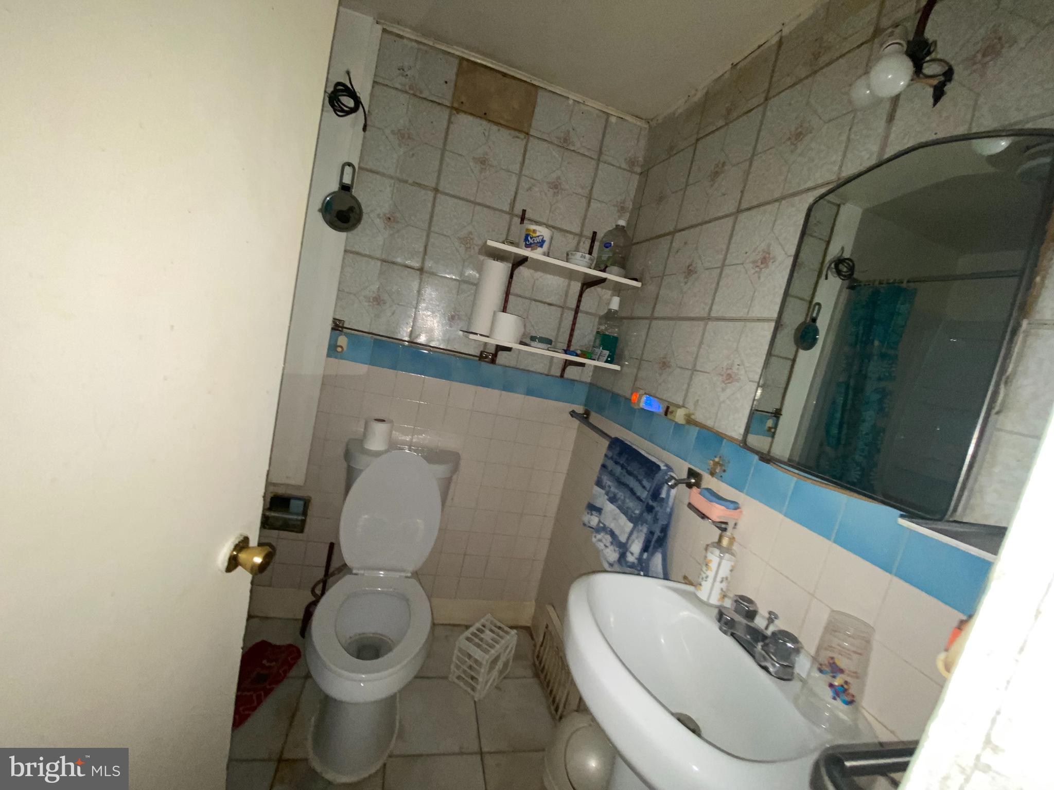 EAST KENSINGTON - Residential