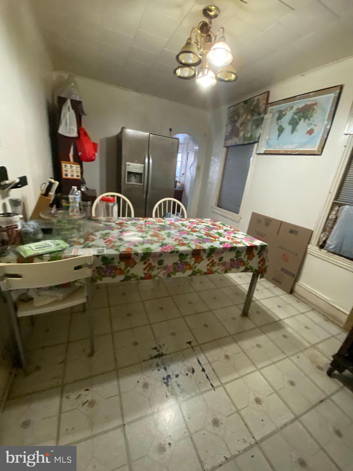 EAST KENSINGTON - Residential