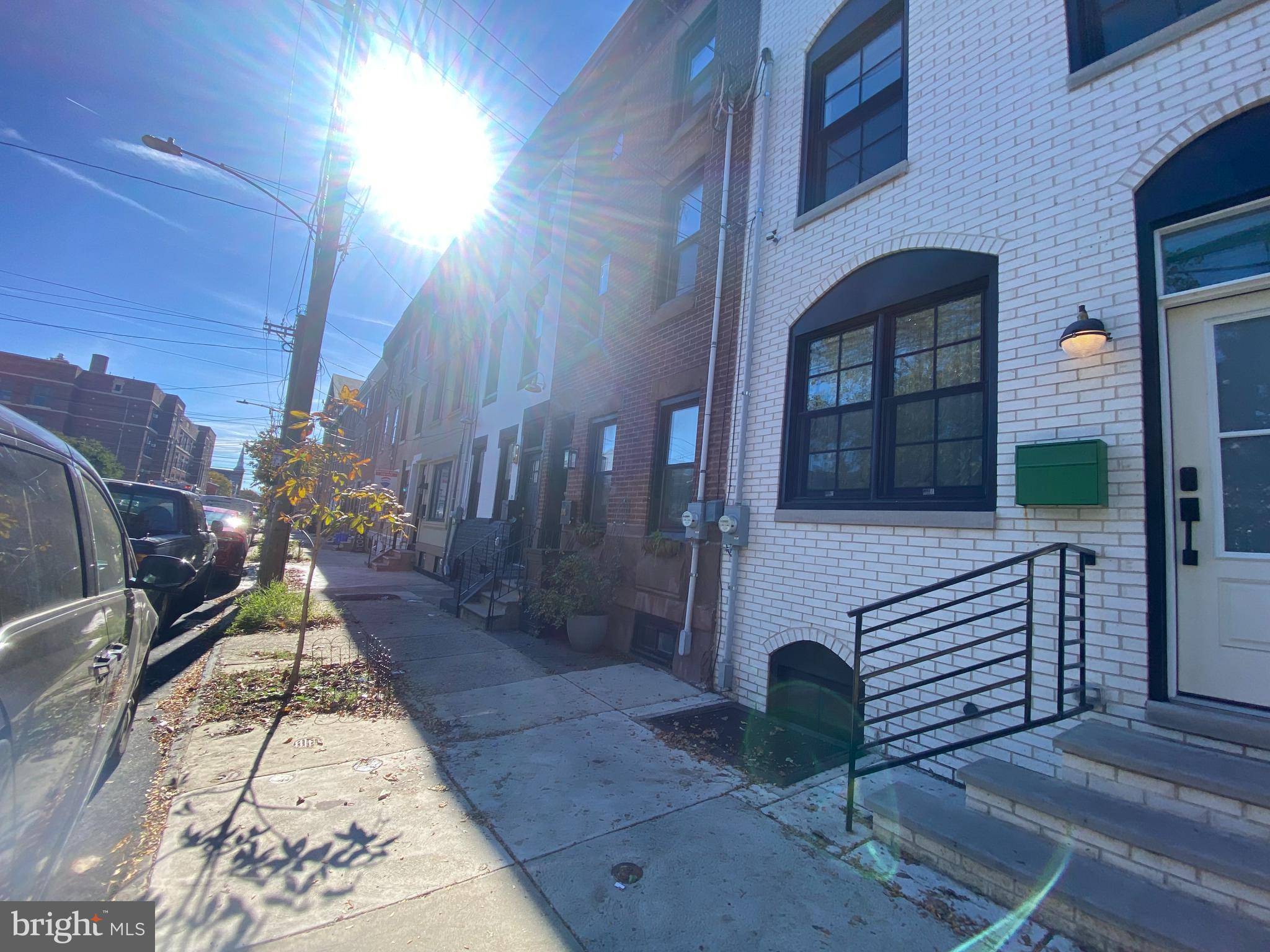 EAST KENSINGTON - Residential