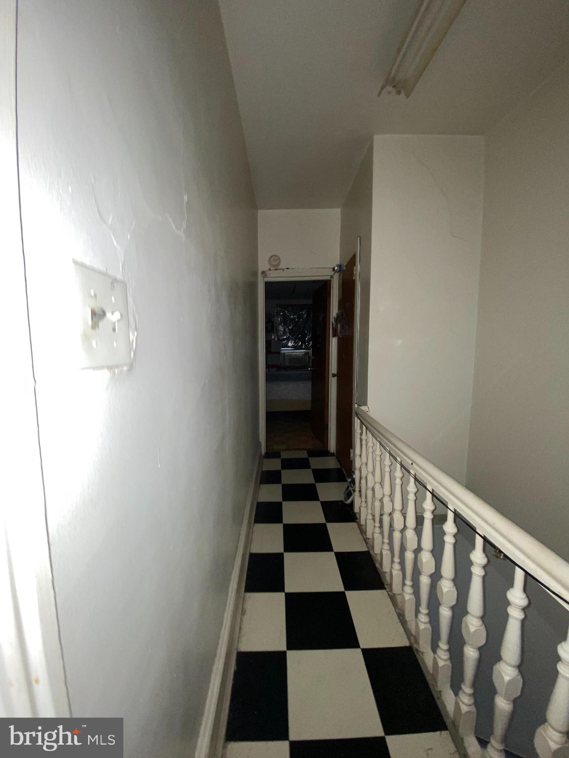 EAST KENSINGTON - Residential