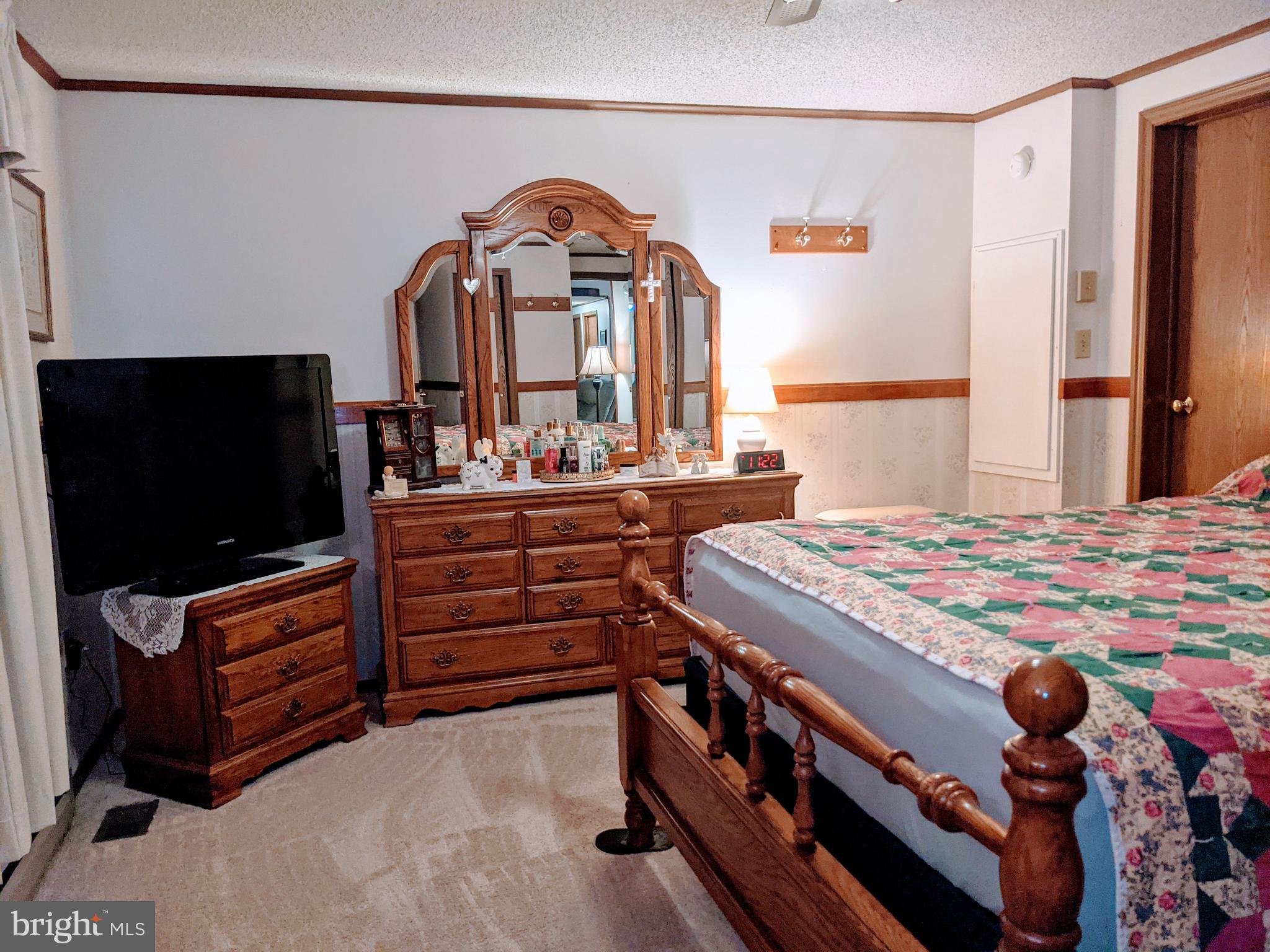 COLONIAL ESTATES - Residential