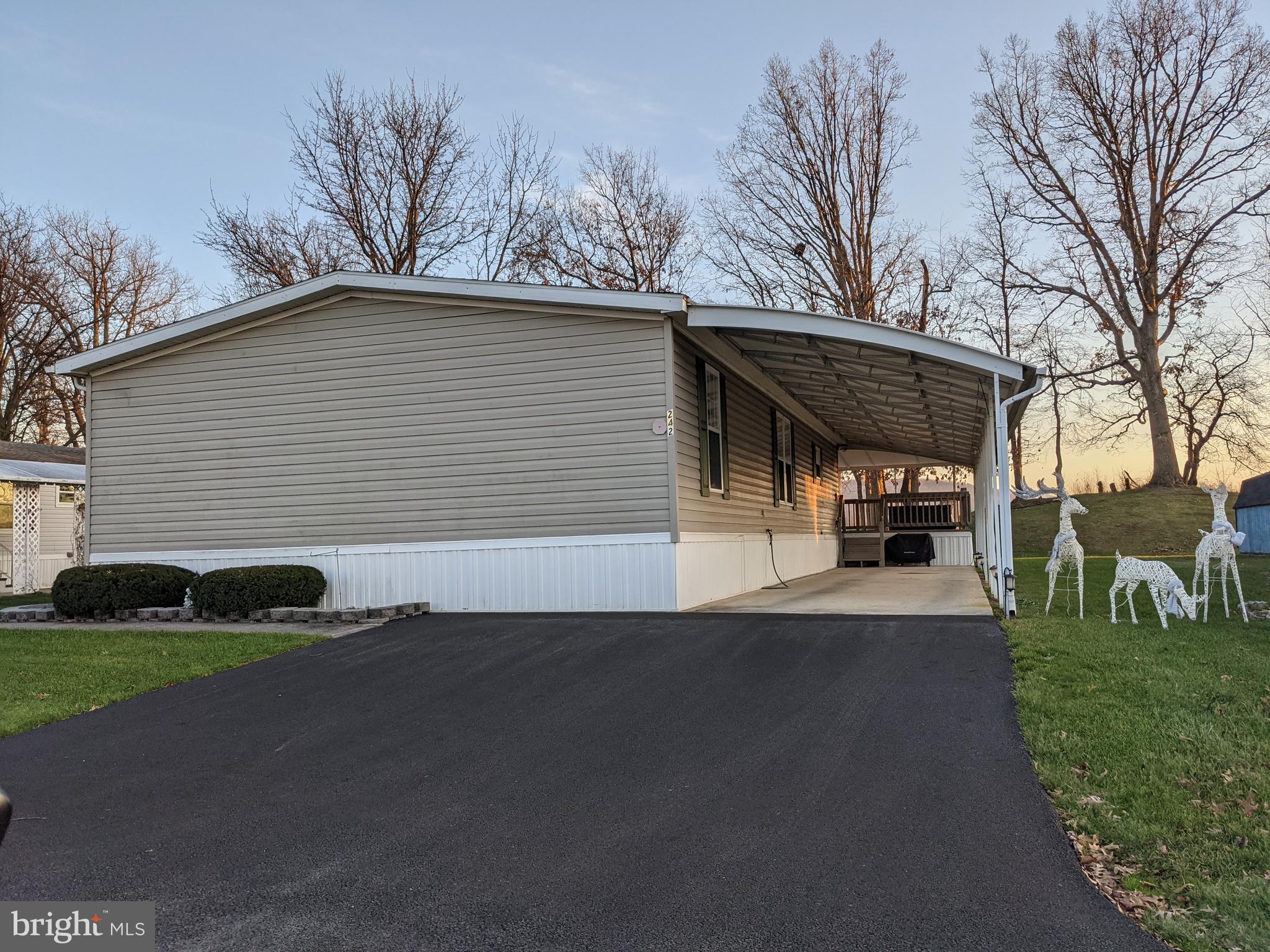 COLONIAL ESTATES - Residential