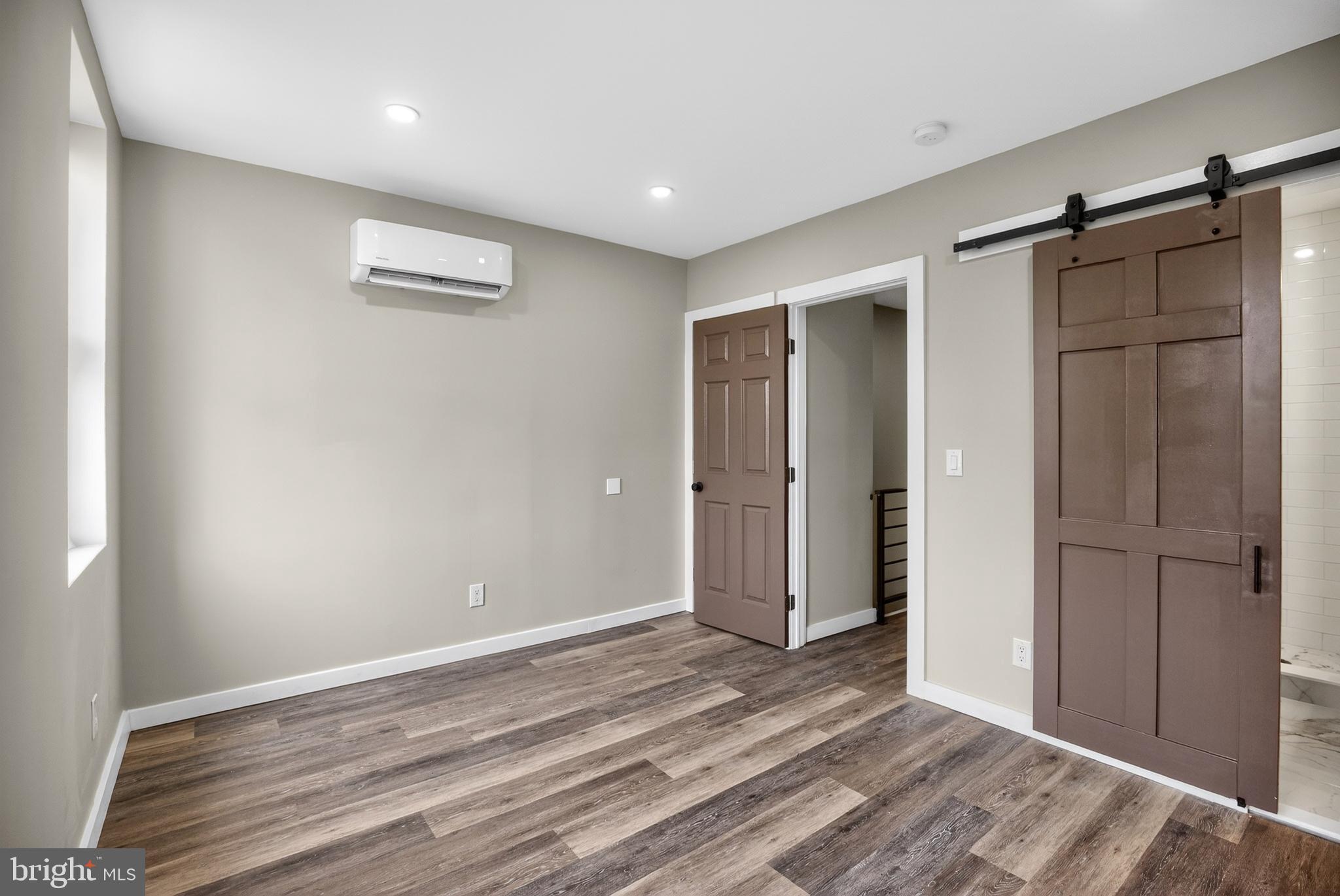 UNIVERSITY CITY - Residential