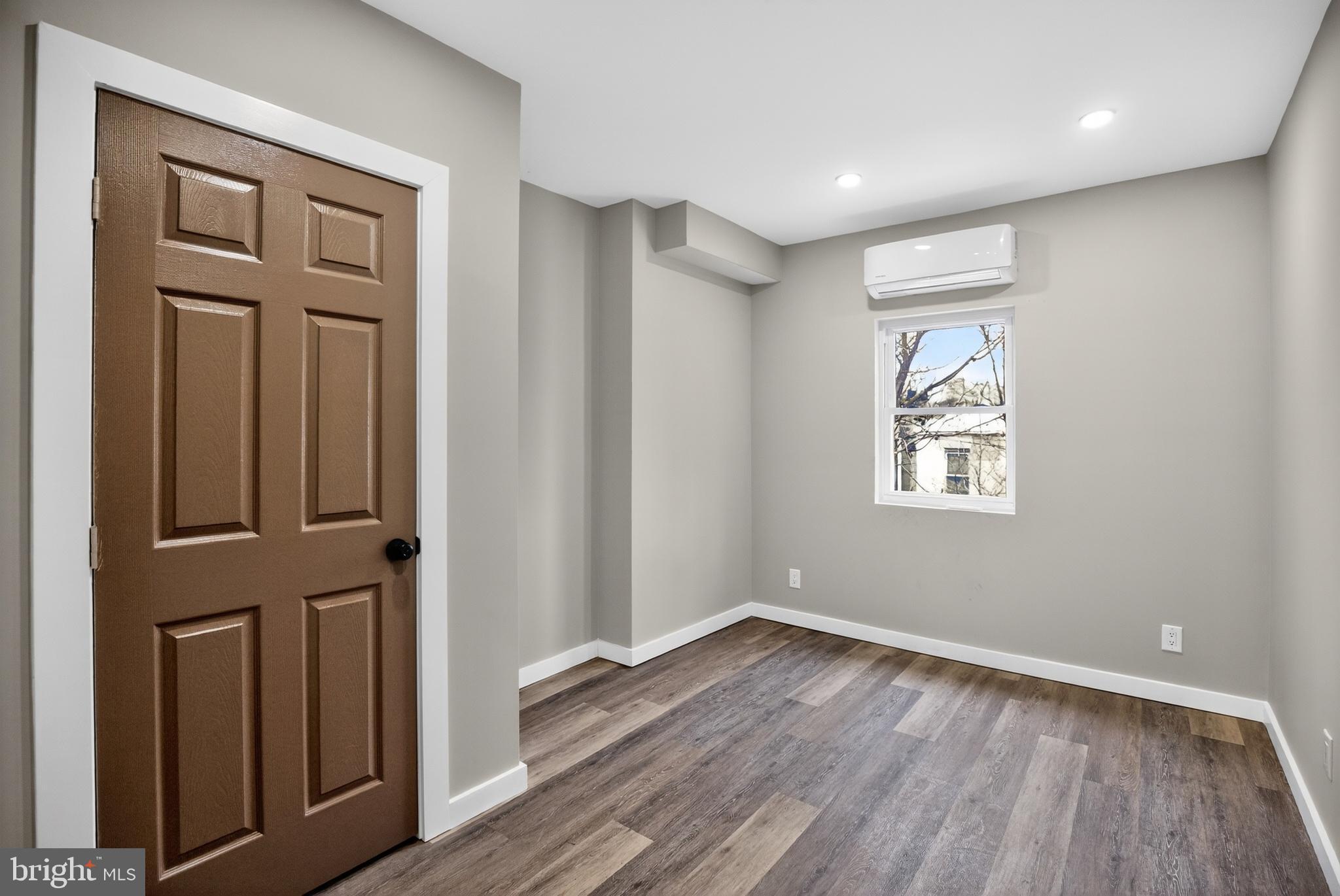 UNIVERSITY CITY - Residential