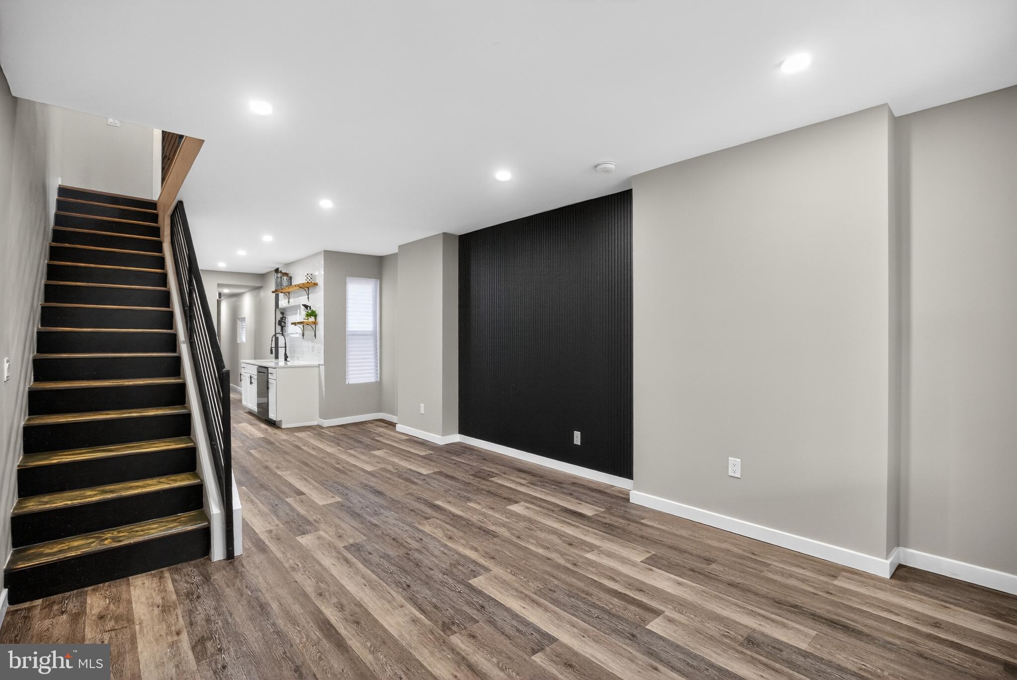 UNIVERSITY CITY - Residential