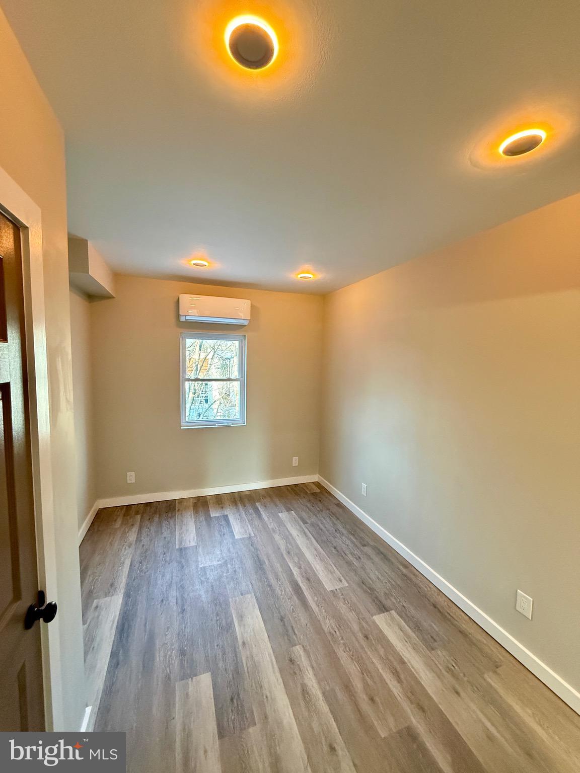 UNIVERSITY CITY - Residential