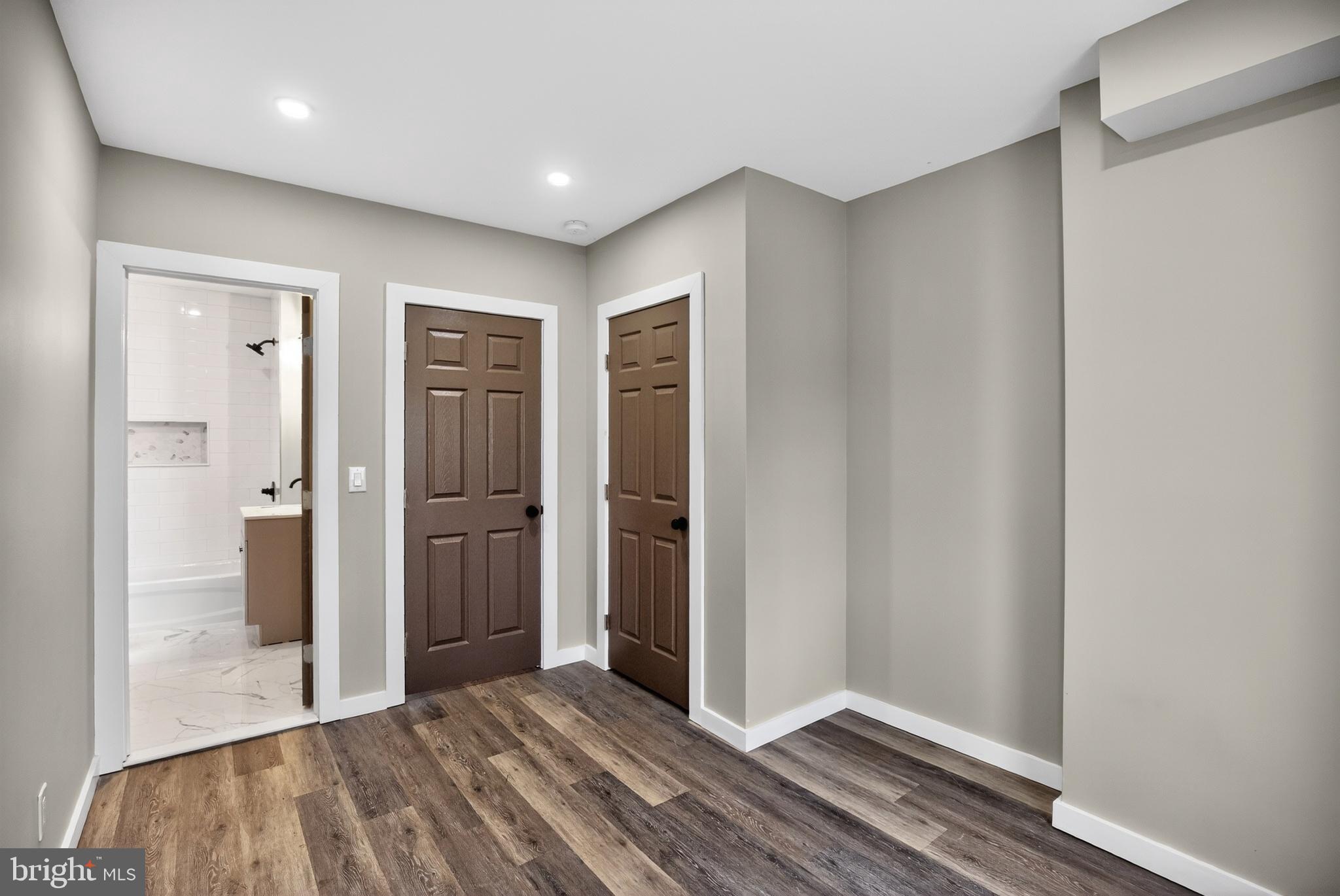 UNIVERSITY CITY - Residential