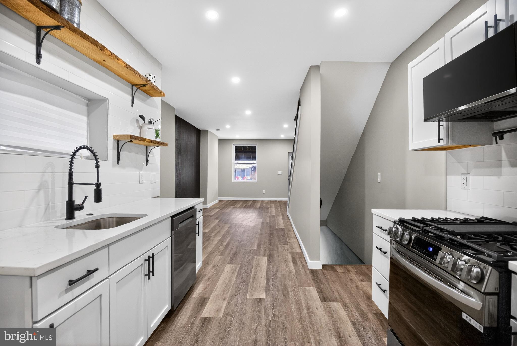 UNIVERSITY CITY - Residential