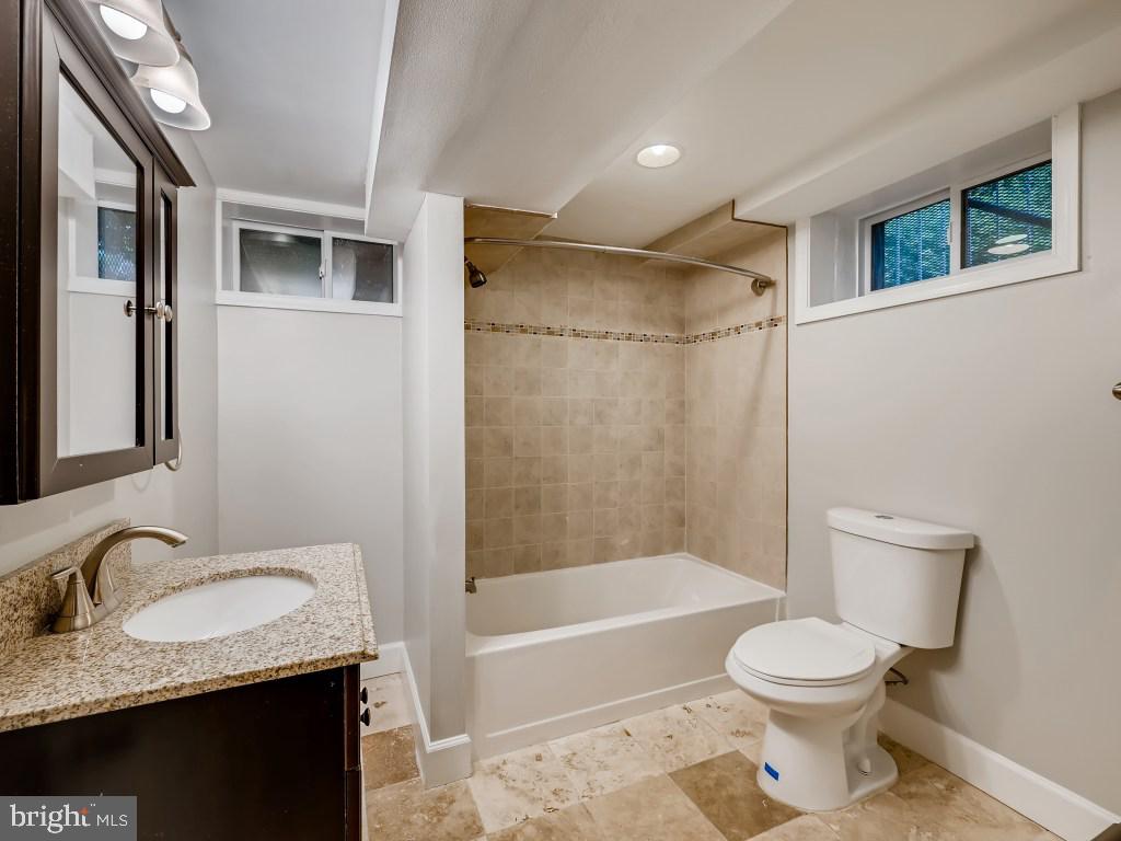 WEST HILLS - Residential