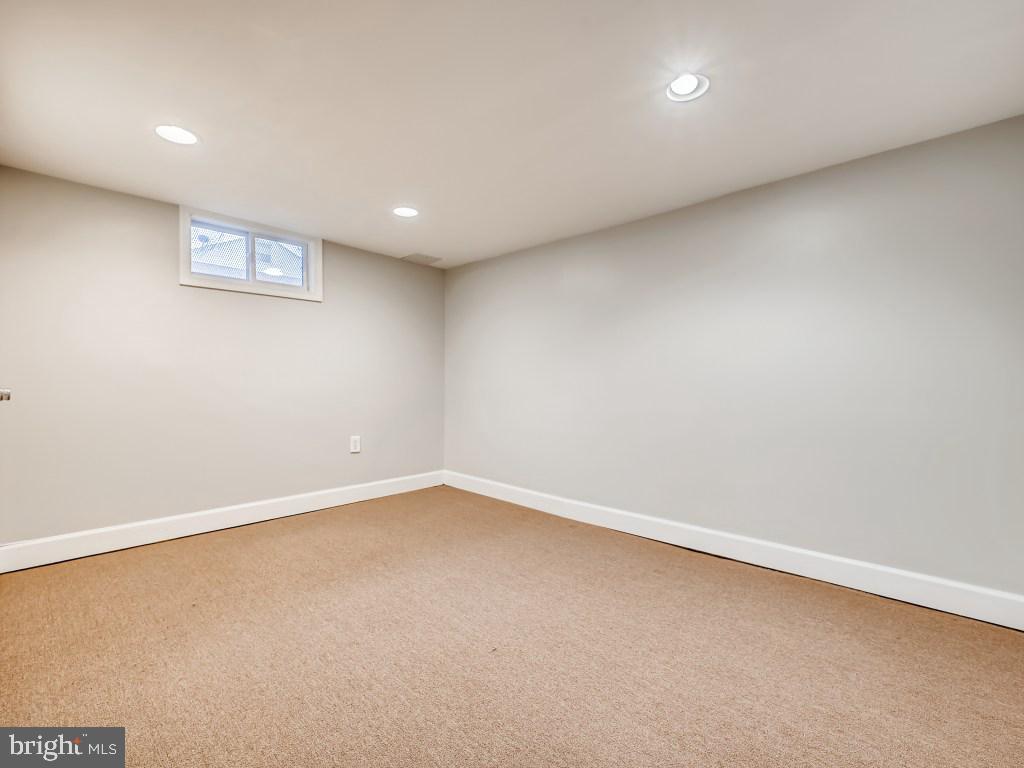 WEST HILLS - Residential