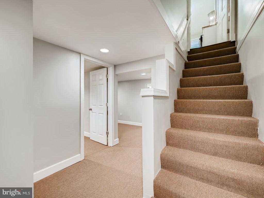 WEST HILLS - Residential