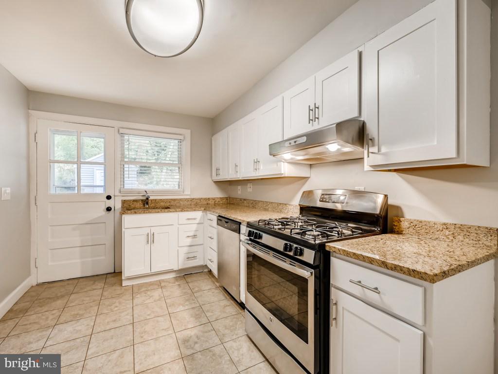 WEST HILLS - Residential