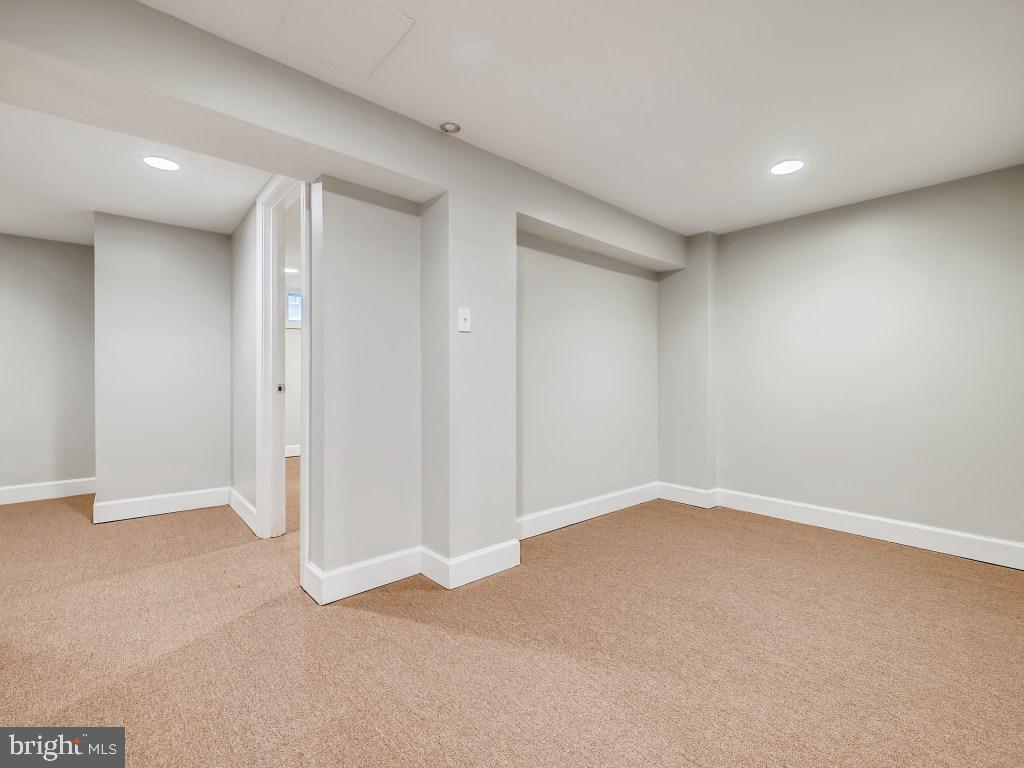 WEST HILLS - Residential