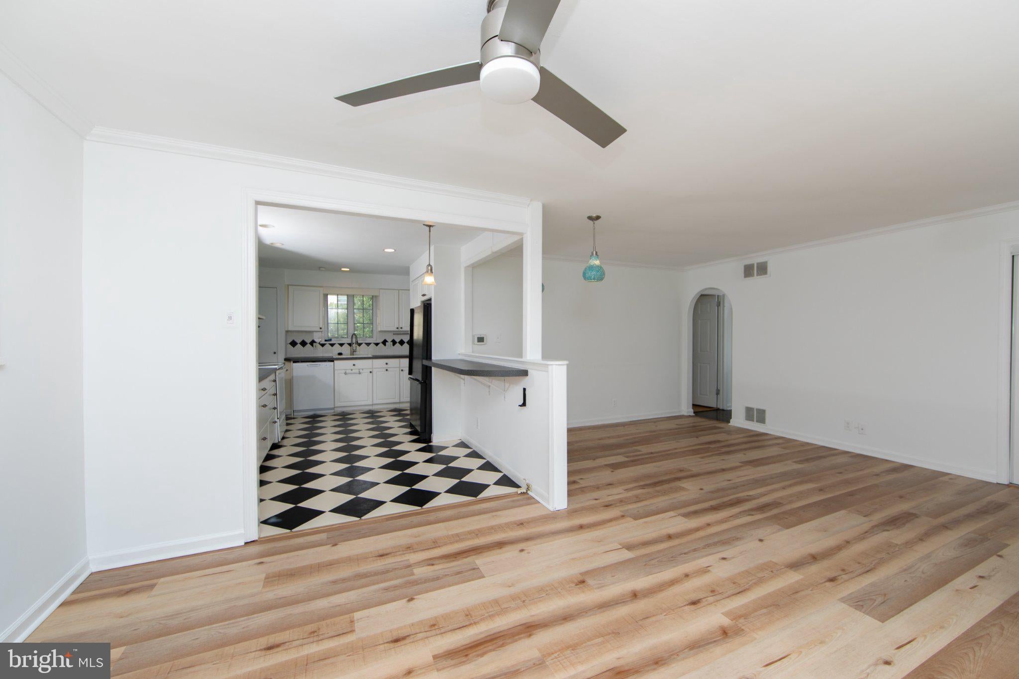 1137 LAKESHORE DRIVE
