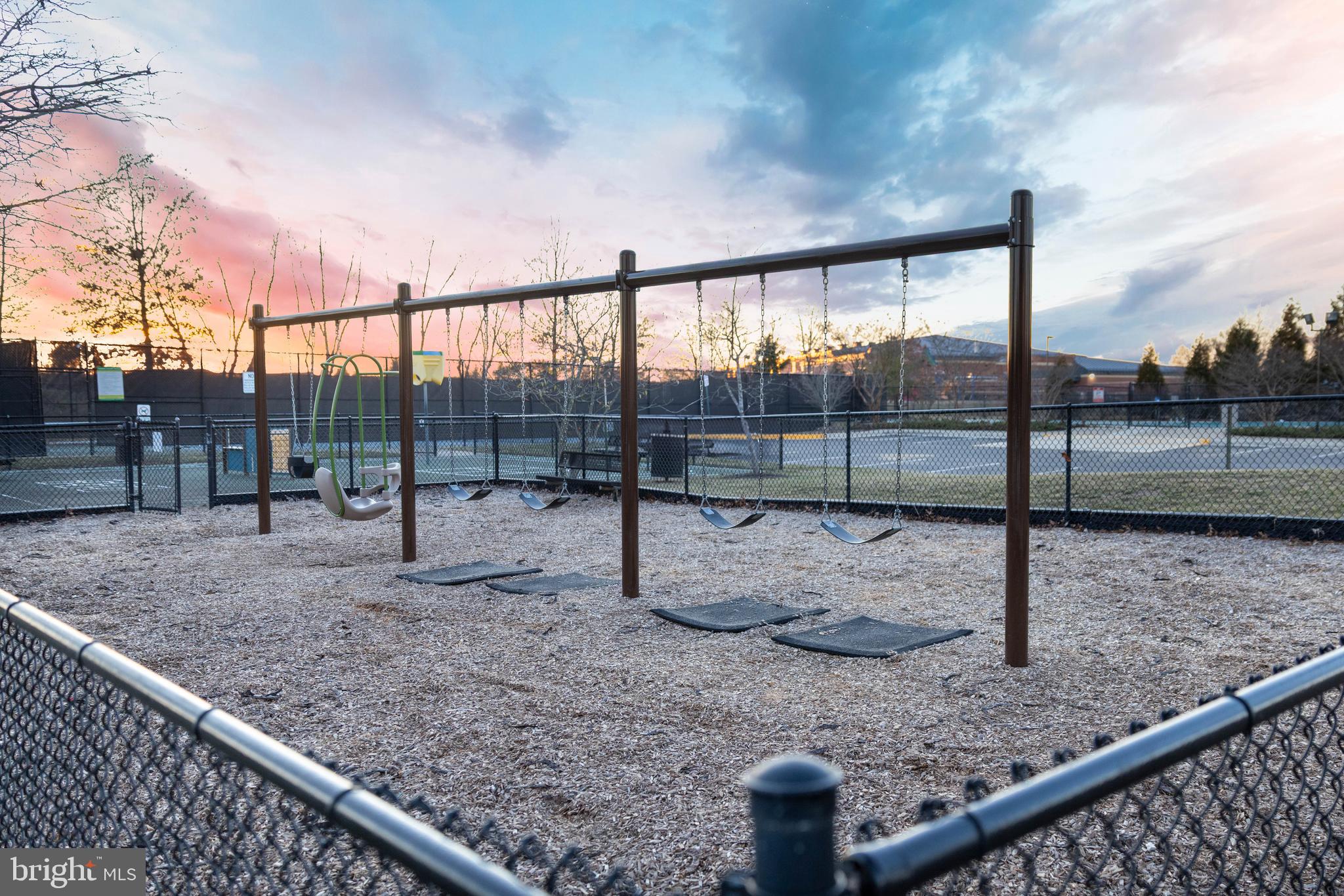 LAUREL HILL - Residential