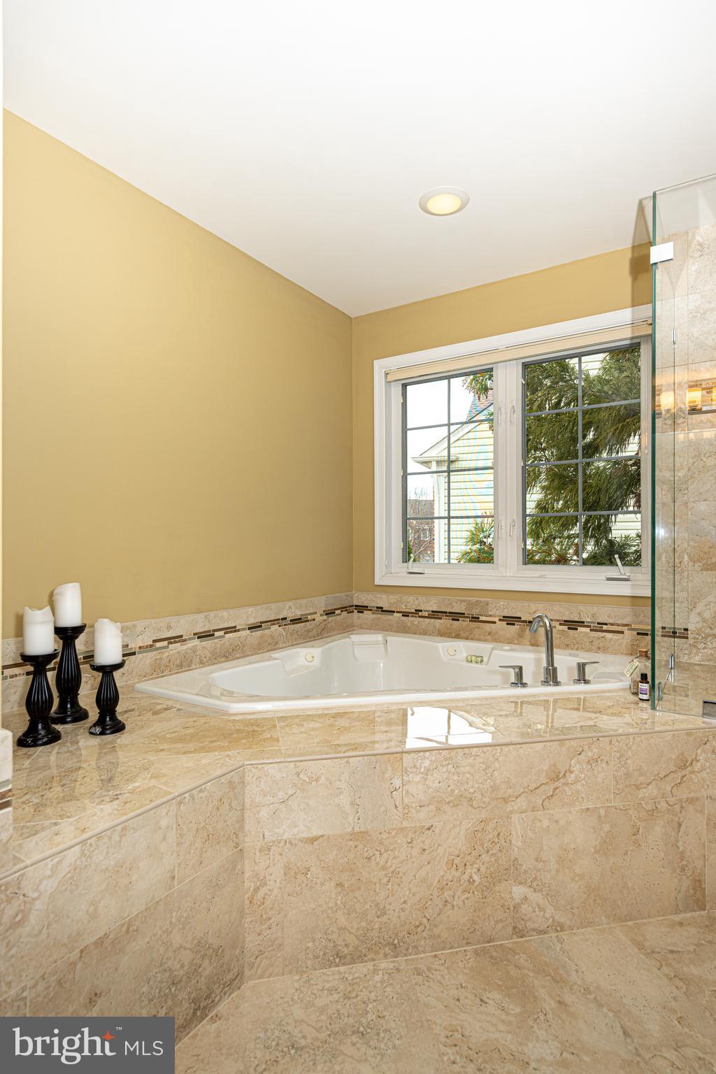 LAUREL HILL - Residential