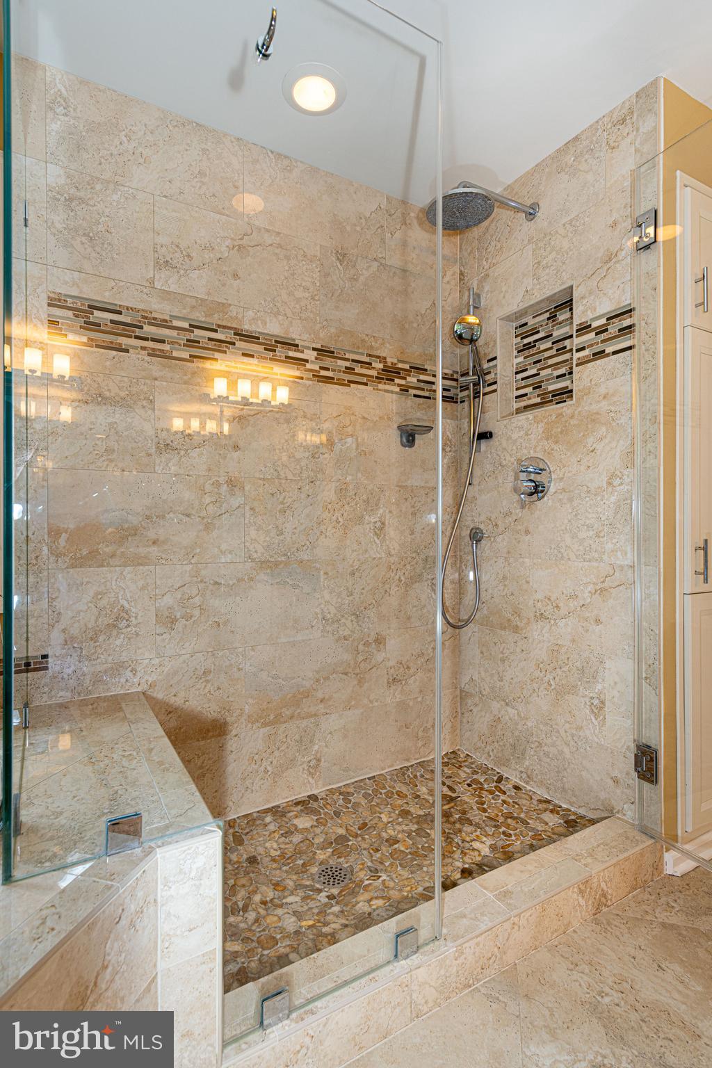 LAUREL HILL - Residential