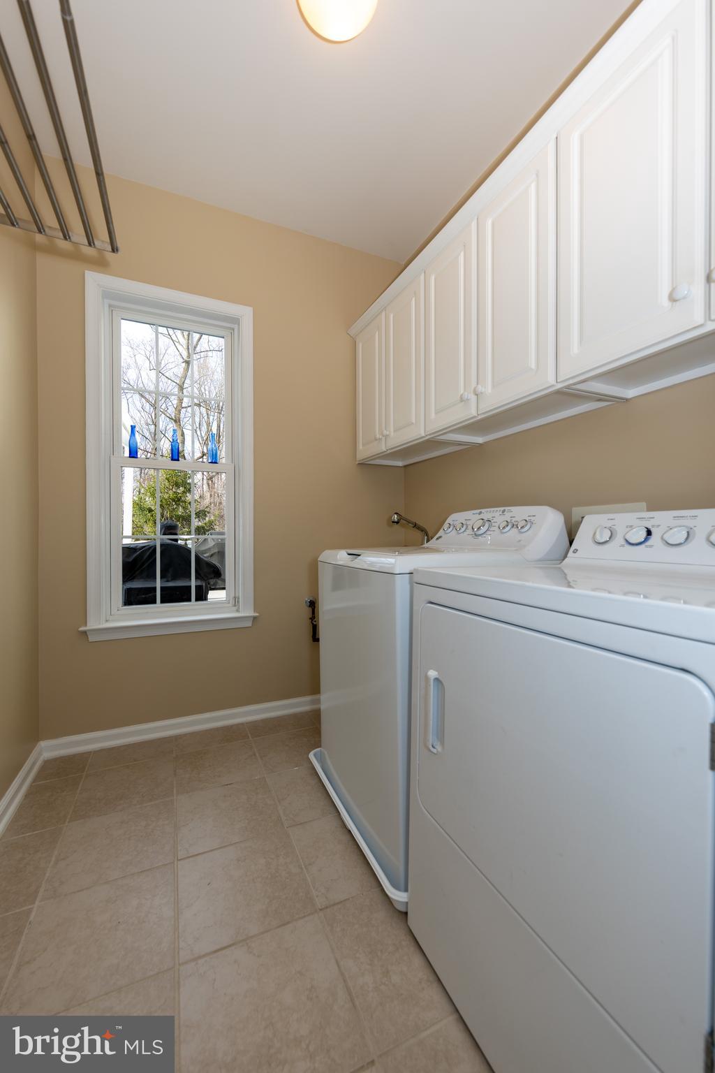 LAUREL HILL - Residential