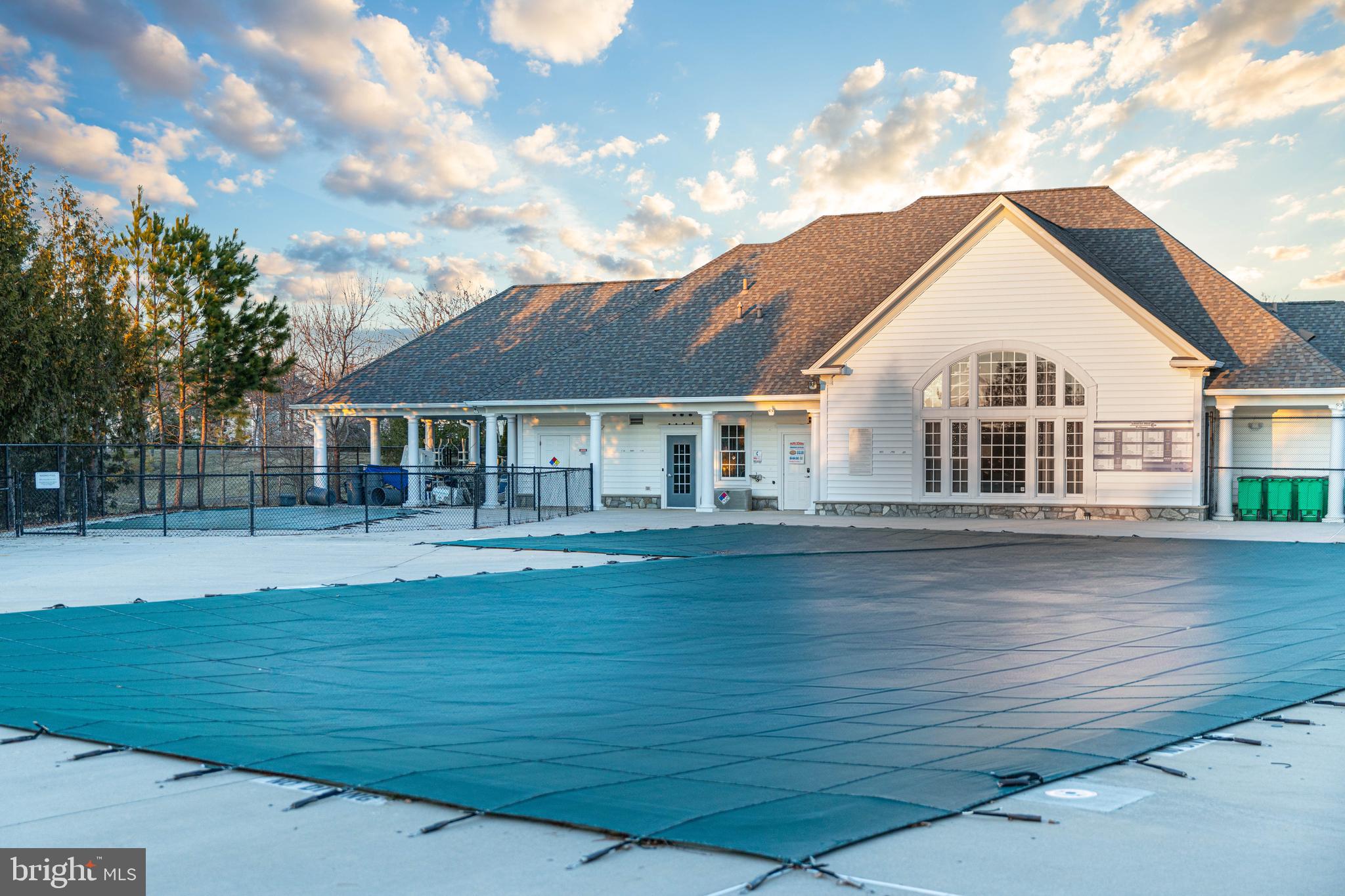 LAUREL HILL - Residential