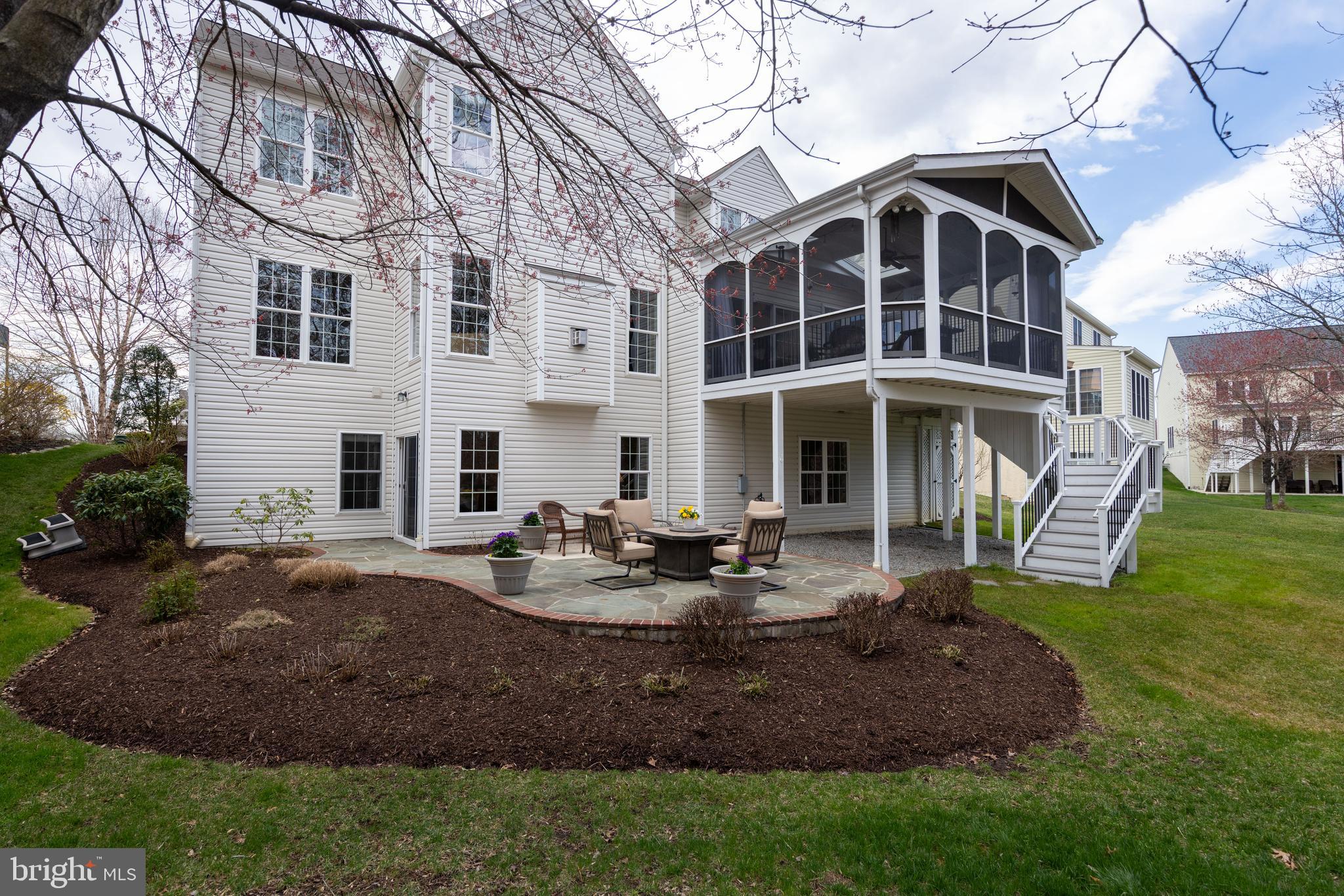 LAUREL HILL - Residential