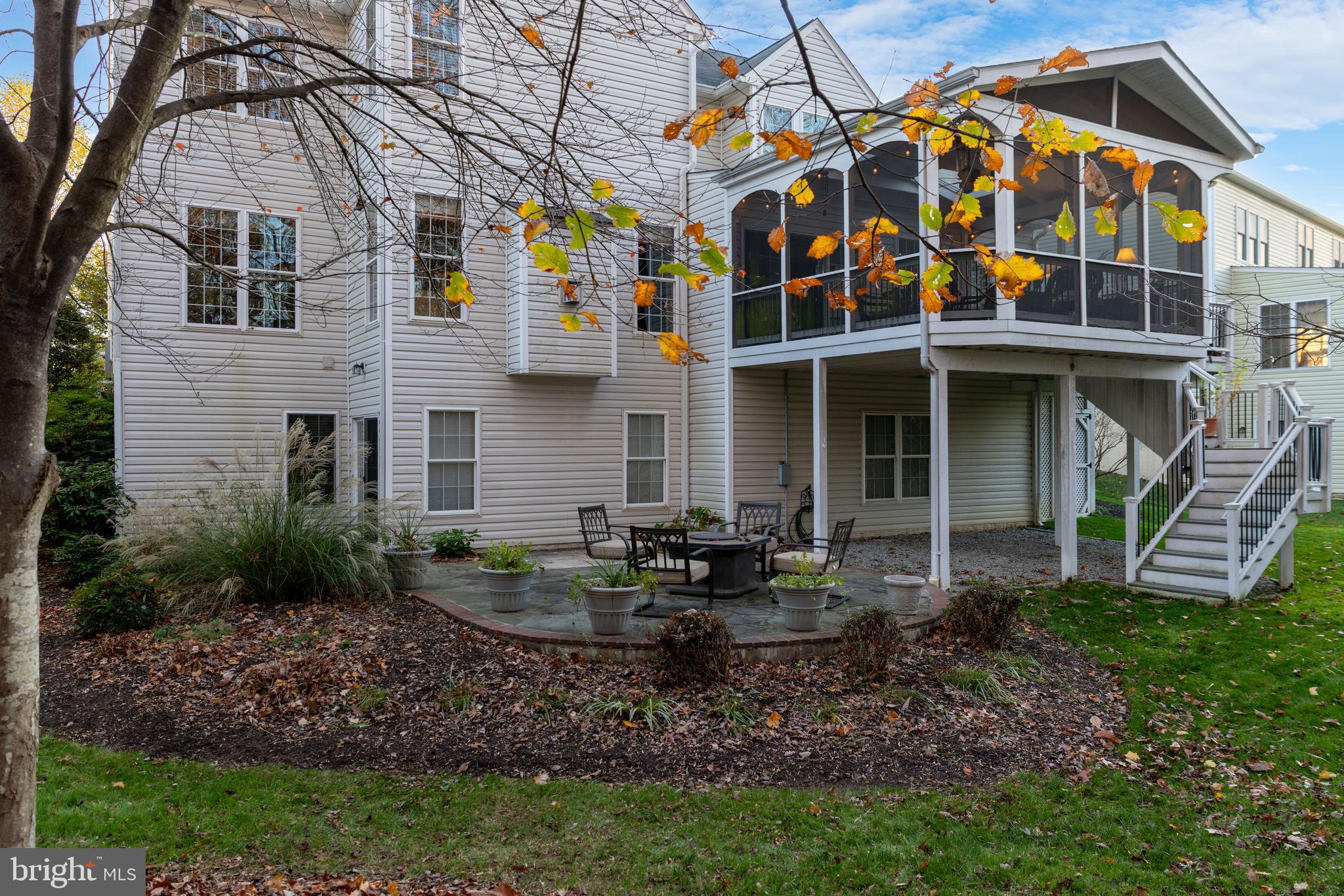 LAUREL HILL - Residential