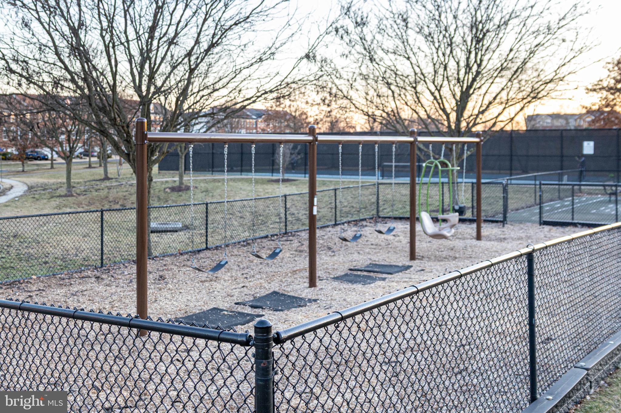 LAUREL HILL - Residential