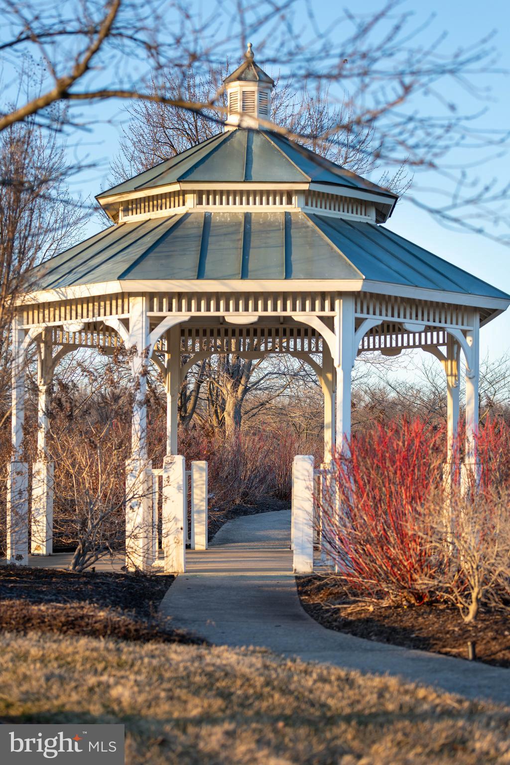 LAUREL HILL - Residential