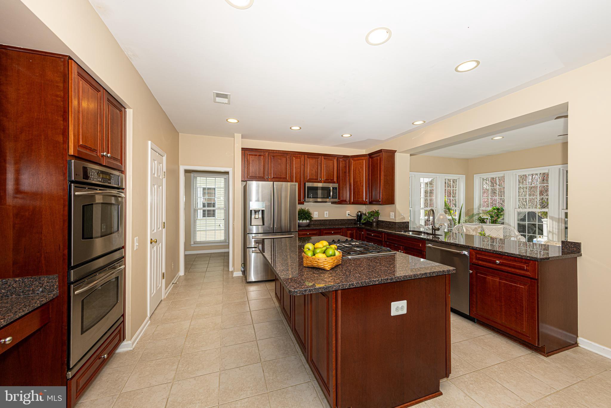 LAUREL HILL - Residential