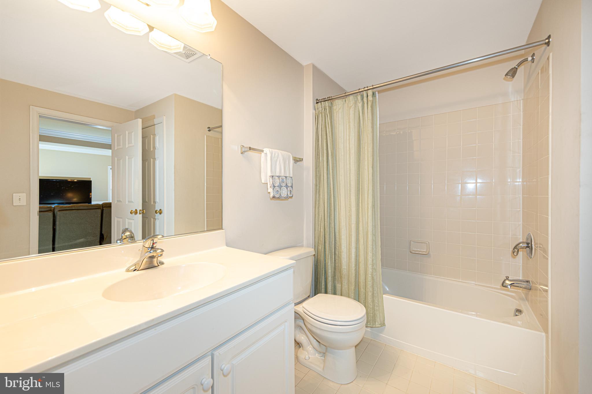 LAUREL HILL - Residential