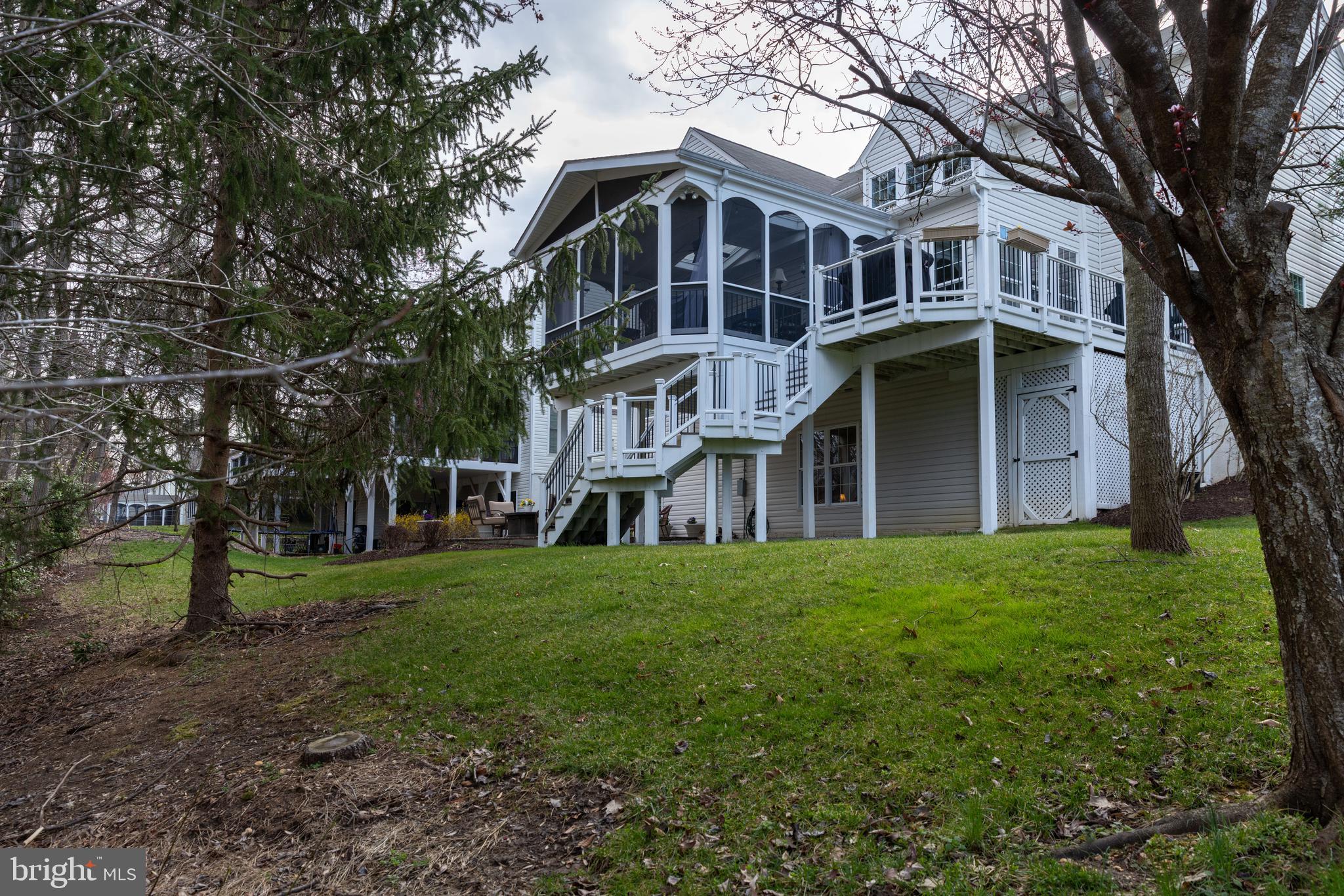 LAUREL HILL - Residential